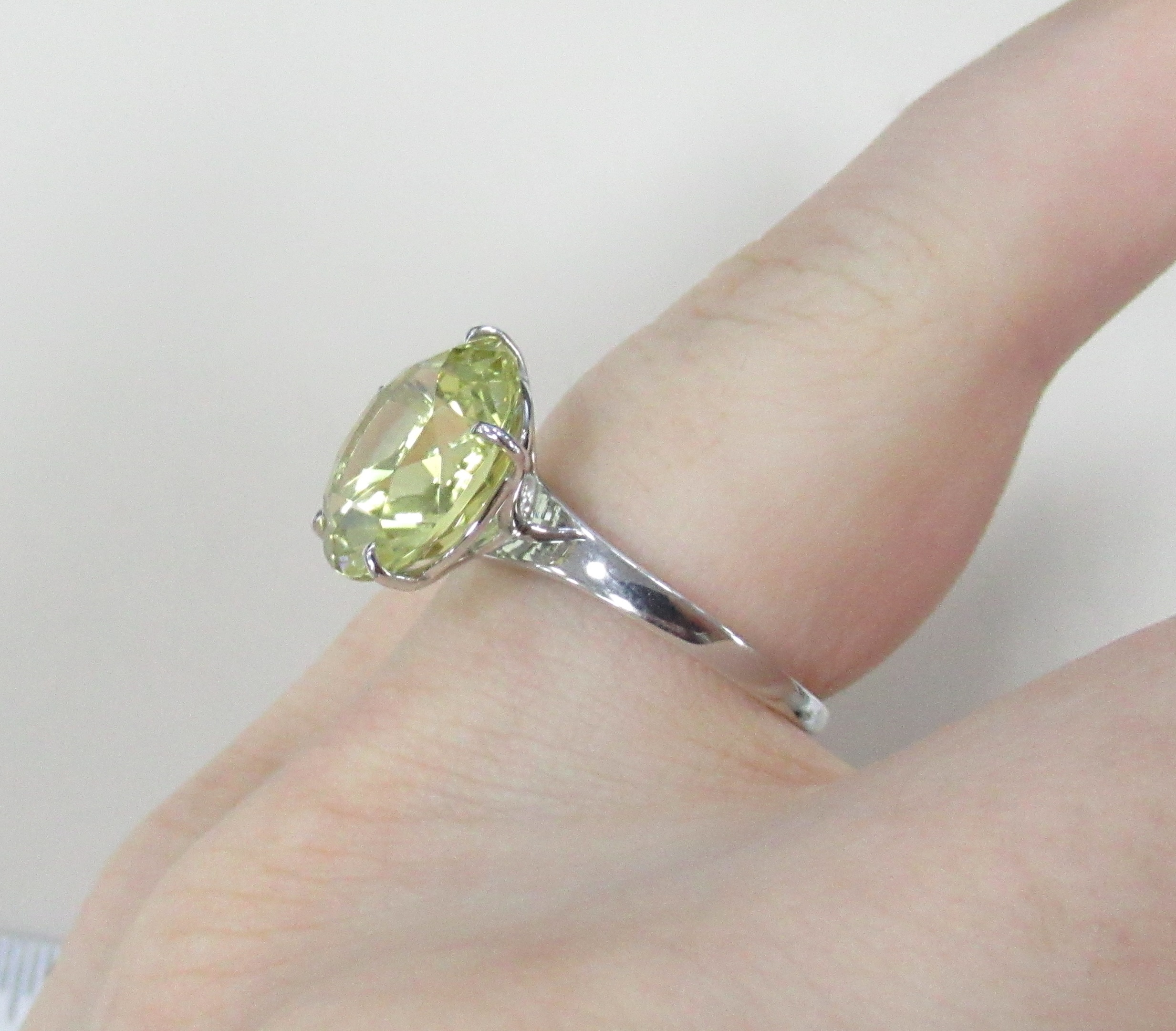 Серебряное кольцо с цитрином